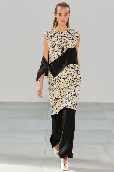 Look 32